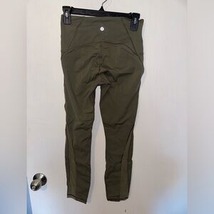 Lululemon size 6 leggings
